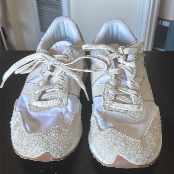 New Balance Pastel Back Sneakers - Picture 1 of 11